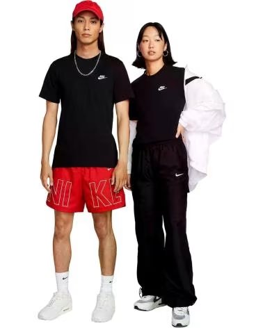 CAMISETA NIKE SPORTSWEAR CLUB AR4997 NEGRO
