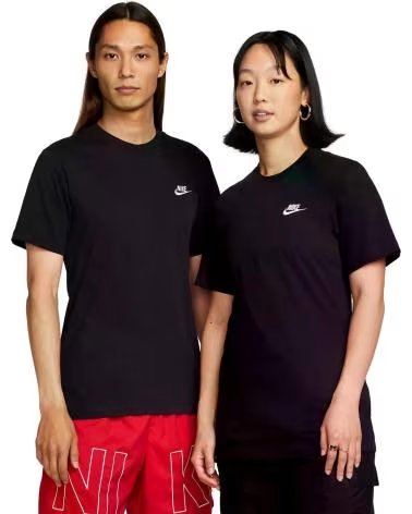 CAMISETA NIKE SPORTSWEAR CLUB AR4997 NEGRO