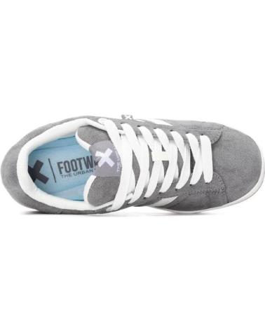 XTI SNEAKER GRAU MIT WEISSEN STREIFEN GRIS