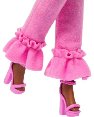 MATTEL BARBIE BAMBOLA FASHIONISTA TOTALMENTE ROSA CON ACCESSORI MULTICOLOR