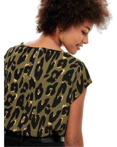BLUSA ESTAMPADA ONLY 15161116 CON DISEÑO ANIMAL PRINT VERDE VERDE