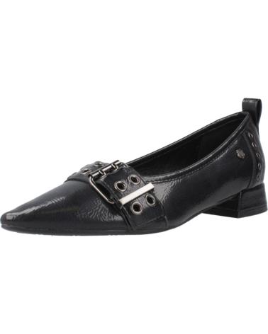 CARMELA 162709C - SABRINAS PRETAS DE BICO FINO COM FIVELA NEGRO