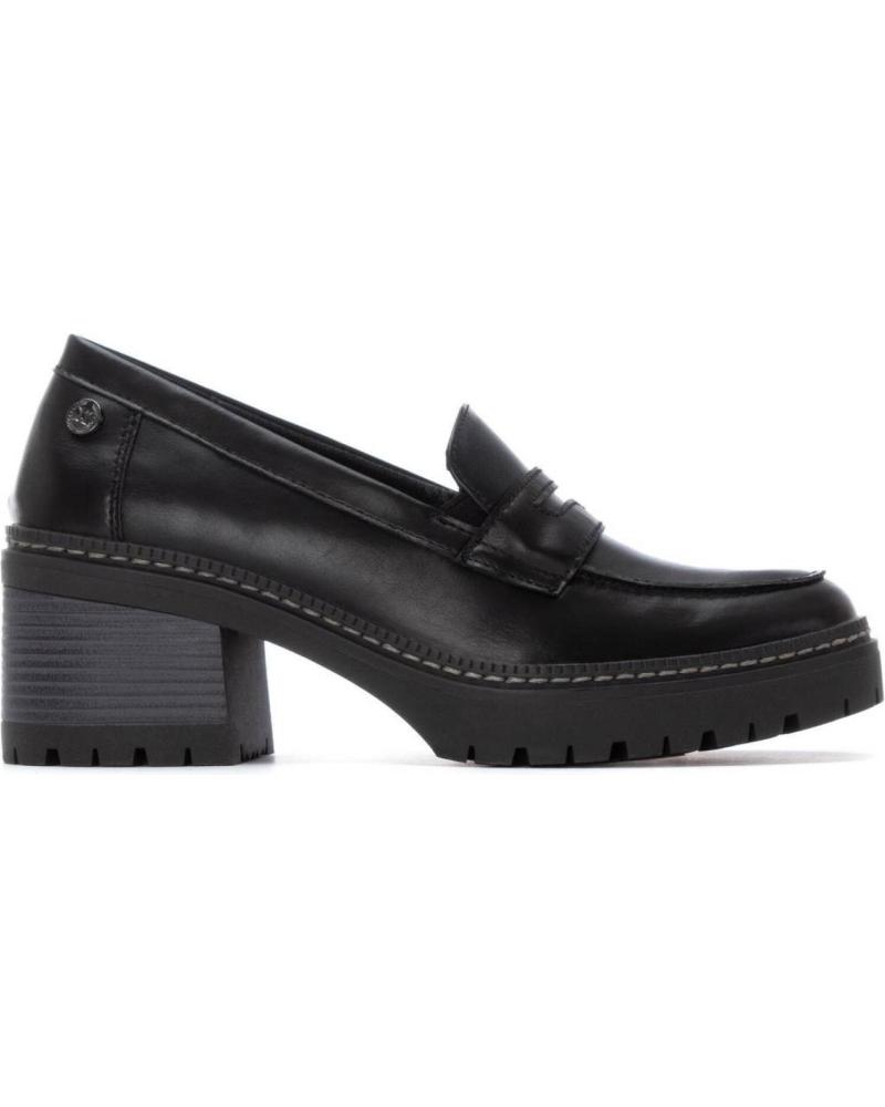 MOCASSINS XTI 144457 PRETOS COM SALTO E SOLA TRATORADA NEGRO
