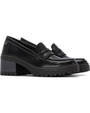 MOCASSINS XTI 144457 PRETOS COM SALTO E SOLA TRATORADA NEGRO
