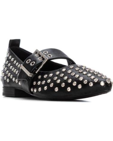 MOCASSINS XTI 144264 PRETOS COM TACHAS E FIVELA NEGRO