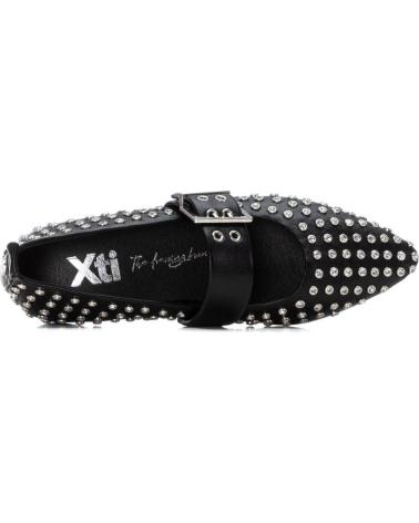 MOCASSINS XTI 144264 PRETOS COM TACHAS E FIVELA NEGRO