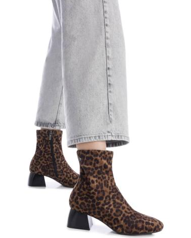 BOTA CANO CURTO XTI 144290 ESTAMPADO LEOPARDO COM SALTO GEOMÉTRICO LEOPARDO