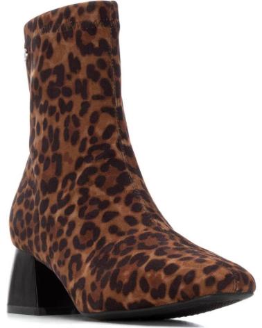 BOTA CANO CURTO XTI 144290 ESTAMPADO LEOPARDO COM SALTO GEOMÉTRICO LEOPARDO