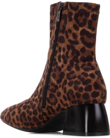 BOTA CANO CURTO XTI 144290 ESTAMPADO LEOPARDO COM SALTO GEOMÉTRICO LEOPARDO