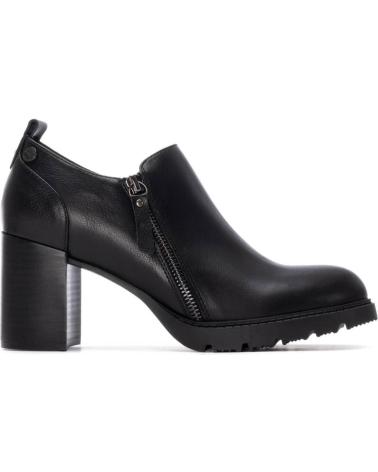 BOTA DE TORNOZELO XTI 144301 PRETA COM SALTO BLOCO E ZÍPER NEGRO