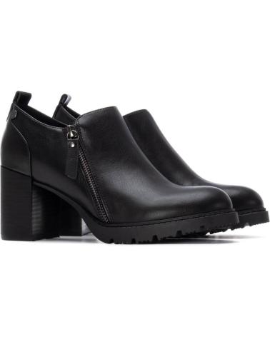 BOTA DE TORNOZELO XTI 144301 PRETA COM SALTO BLOCO E ZÍPER NEGRO