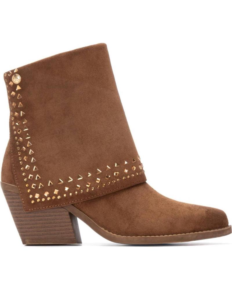 BOTA DE TORNOZELO XTI 144464 CAMEL COM TACHAS CAMEL