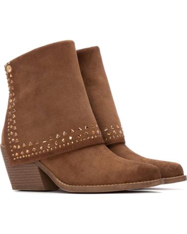 BOTA DE TORNOZELO XTI 144464 CAMEL COM TACHAS CAMEL