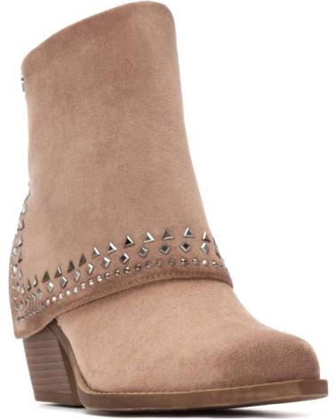 BOTA DE TORNOZELO XTI 144464 BEGE COM TACHAS BEIGE