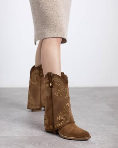 BOTA COWBOY XTI 144467 CAMEL COM BORDADOS ÉTNICOS CAMEL