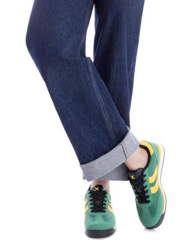 ZAPATILLAS CASUAL XTI 144587 VERDES CON DETALLES AMARILLOS VERDE