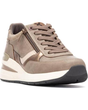 ZAPATILLAS CASUAL XTI 144628 COLOR TAUPE TAUPE