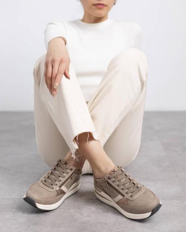 ZAPATILLAS CASUAL XTI 144628 COLOR TAUPE TAUPE