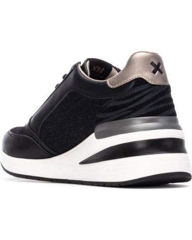 XTI 144629 BLACK SNEAKERS WITH METALLIC DETAILS NEGRO