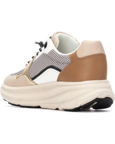 ZAPATILLAS CASUAL XTI 144686 GRIS CON SUELA CHUNKY GRIS