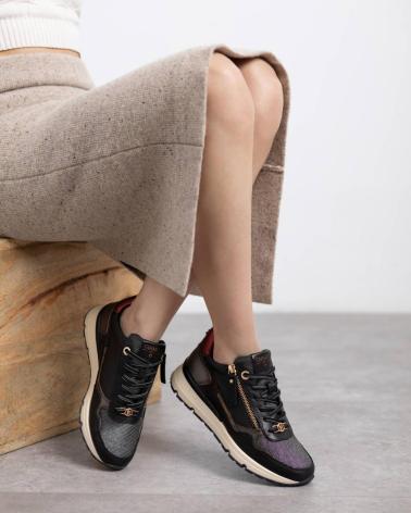 TÊNIS CARMELA 162517 MESH PRETOS COM DETALHES VERMELHOS E ZÍPER NEGRO