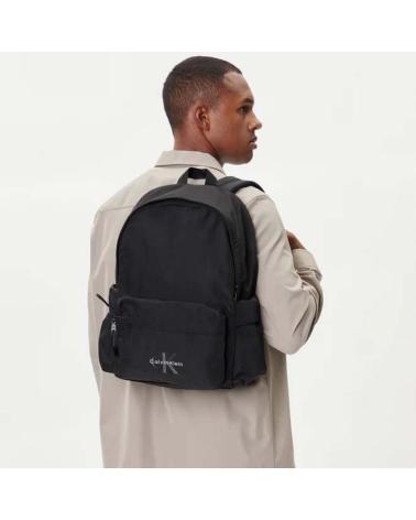 CALVIN KLEIN MOCHILA LV04D3114G NEGRO CALVIN KLEIN MOCHILA LV04D3114G NEGRO