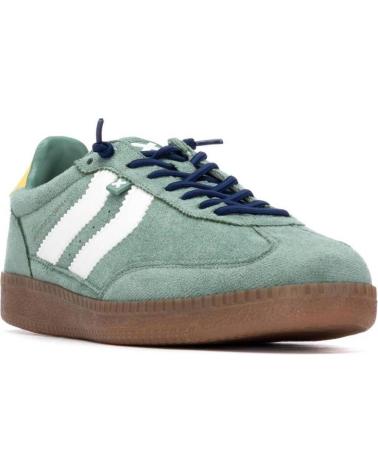 XTI SAPATILHAS CASUAIS 14416904 VERDE COM LISTRAS BRANCAS, DETALHE AMARELO E SOLA CARAMELO VERDE