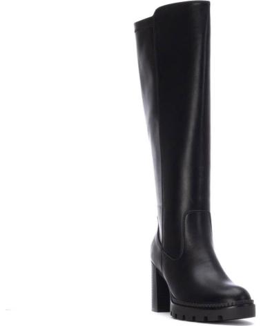 BOTAS ALTAS XTI 144524 PRETAS COM SALTO BLOCO E SOLA TRACK NEGRO