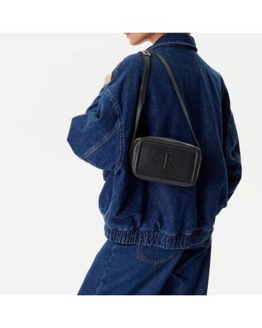 Início-CALVIN-KLEIN-RAISED-CK-CAMERA-BAG-NEGRO