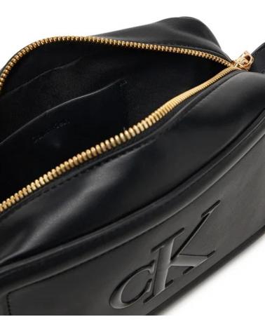 Início-CALVIN-KLEIN-RAISED-CK-CAMERA-BAG-NEGRO