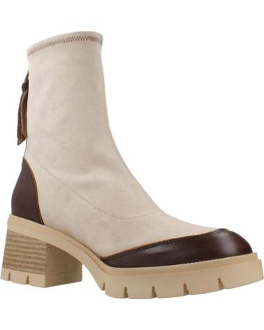 BOTAS HISPANITAS HI243681 BEIGE MILK CON SUELA TRACK MILK
