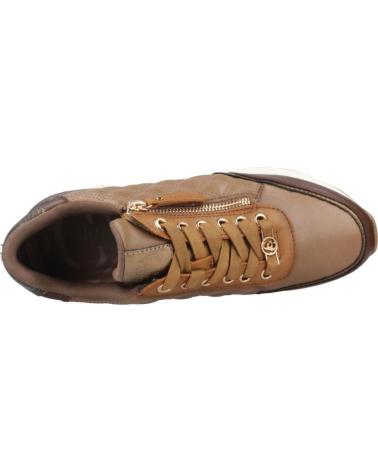 CARMELA ZAPATILLAS MUJER MODELO 16195406C COLOR  MARRON