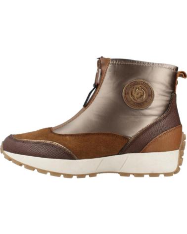 CARMELA ZAPATILLAS MUJER MODELO 16199501C COLOR MARRON CAMEL
