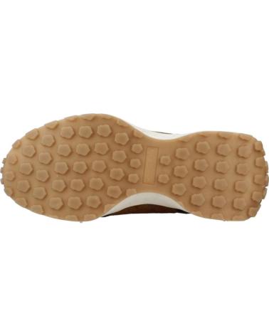 CARMELA ZAPATILLAS MUJER MODELO 16199501C COLOR MARRON CAMEL