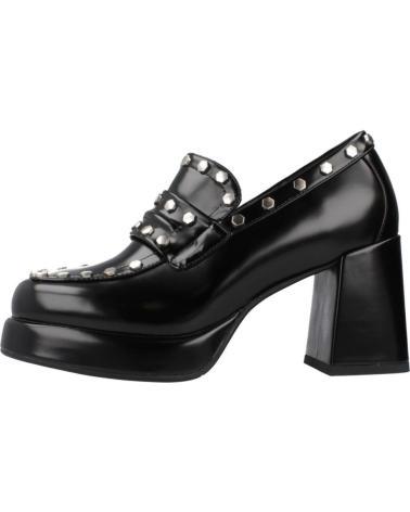 PLATEAU-MOKASSINS MIT ABSATZ UND NIETEN NOA HARMON MODELL 9838N SCHWARZ NEGRO