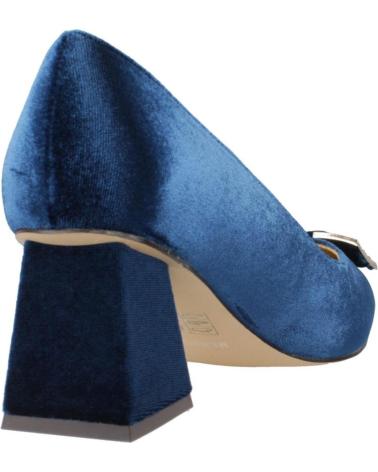 ESCARPINS EN VELOURS MENBUR MODÈLE 257090W05M BLEU MARINE AVEC BOUCLE NAVY