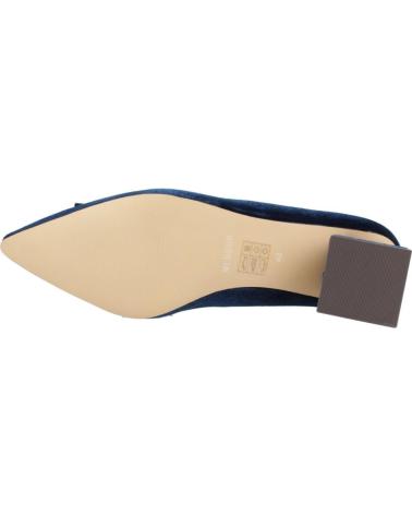 ESCARPINS EN VELOURS MENBUR MODÈLE 257090W05M BLEU MARINE AVEC BOUCLE NAVY