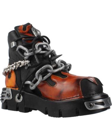 BOTINES NEW ROCK MODELO M1495 C1 NEGROS CON LLAMAS Y CADENA NEGRO