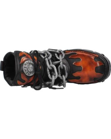 BOTINES NEW ROCK MODELO M1495 C1 NEGROS CON LLAMAS Y CADENA NEGRO