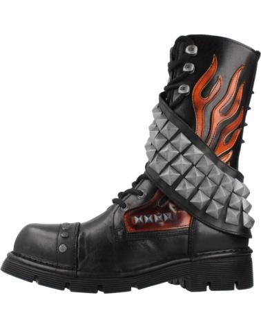 BOTAS NEW ROCK M262 C3 NEGRAS CON LLAMAS Y TACHUELAS NEGRFGO