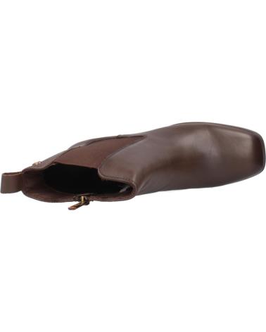 CARMELA BOTINES MUJER MODELO 16184802C COLOR  MARRON