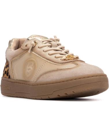 ZAPATILLA CARMELA 162504 BEIGE CON DETALLE ANIMAL PRINT BEIGE