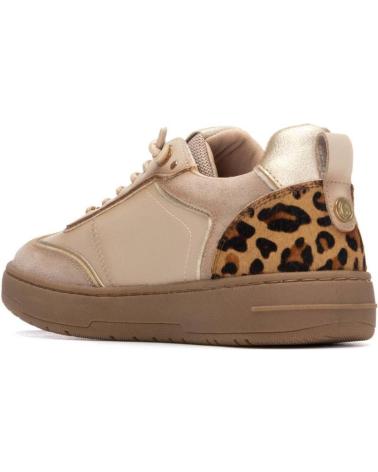 ZAPATILLA CARMELA 162504 BEIGE CON DETALLE ANIMAL PRINT BEIGE