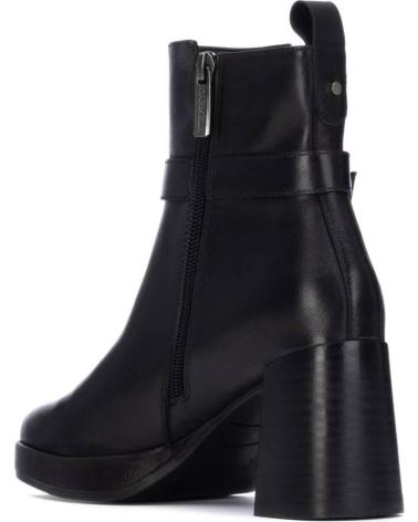 BOTAS CARMELA 162533 NEGRAS DE TACÓN CON HEBILLA NEGRO
