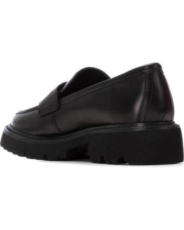 MOCASINES CARMELA 162545 NEGROS CON PLATAFORMA Y CADENA NEGRO