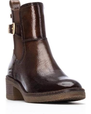 BOTA CHELSEA DE PIEL CARMELA 162579 TAUPE CON HEBILLA DECORATIVA TAUPE