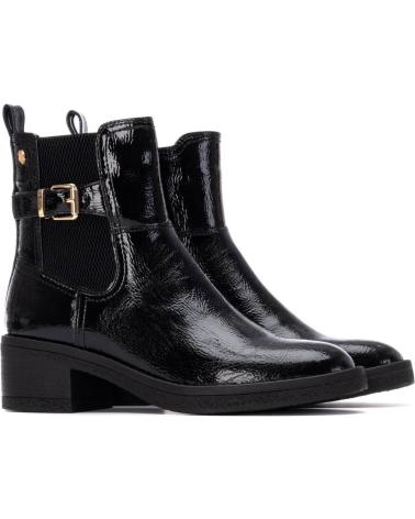 BOTA CHELSEA DE PIEL CARMELA 162579 NEGRO CON HEBILLA DECORATIVA NEGRO