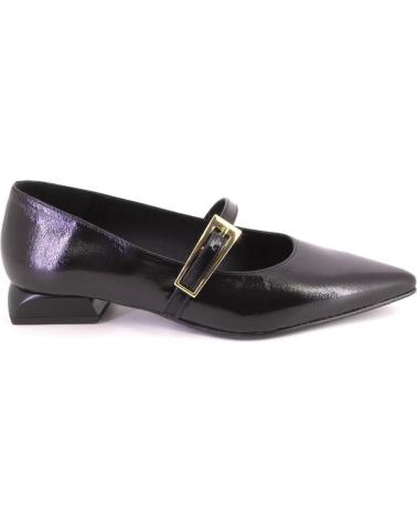 DANIELA VEGA 2718 BLACK MARY JANE SHOES WITH POINTED TOE AND GOLDEN BUCKLE NEGRO