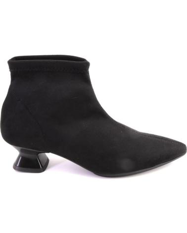 DANIELA VEGA 2477 BLACK ANKLE BOOTS NEGRO