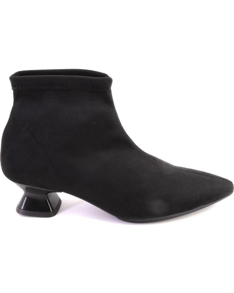 DANIELA VEGA 2477 BLACK ANKLE BOOTS NEGRO